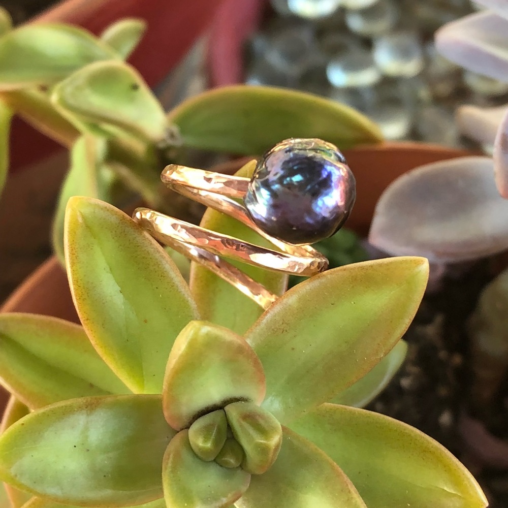 Baroque navy pearl on rose gold ring
